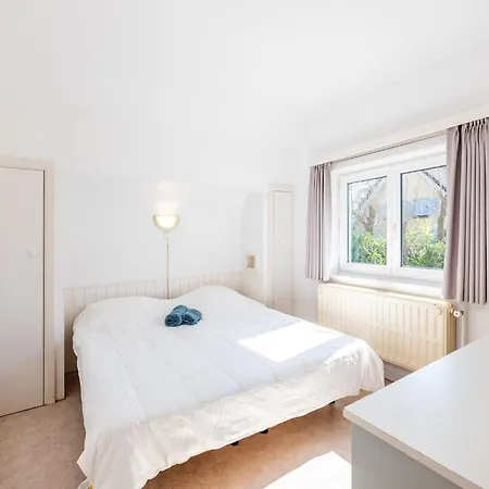 Villa House Near De Hoge Blekker Dunes, Cleaning Included *